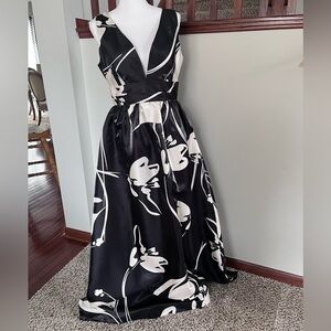 Donna Karan Black White Floral Satin Gown Deep V Formal Dress 10 12